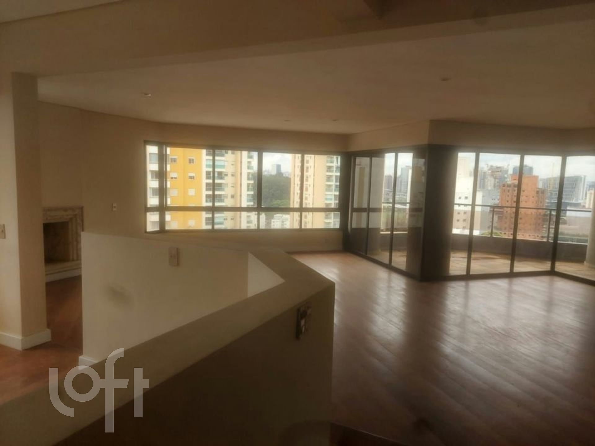 Apartamento à venda com 4 quartos, 300m² - Foto 2