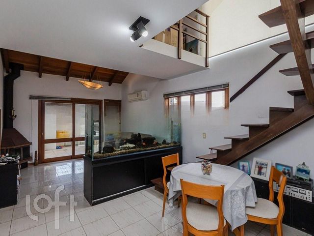 Apartamento com 161m², 2 dormitórios, 2 vagas, Petrópolis em Porto Alegre
