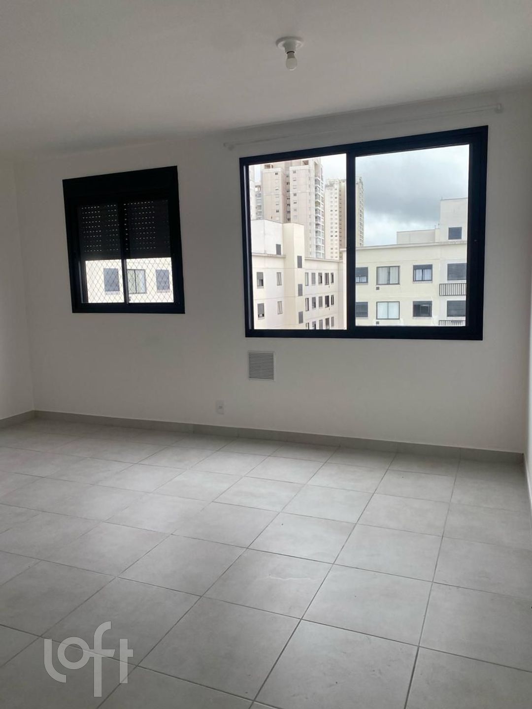 Apartamento à venda com 1 quarto, 35m² - Foto 1