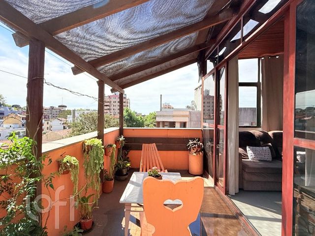 Apartamento com 94m², 2 dormitórios, 1 suíte, 1 vaga, Higienópolis em Porto Alegre