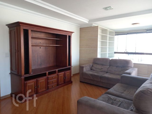 Apartamento com 121m², 3 dormitórios, 1 suíte, 2 vagas, Higienópolis em Porto Alegre