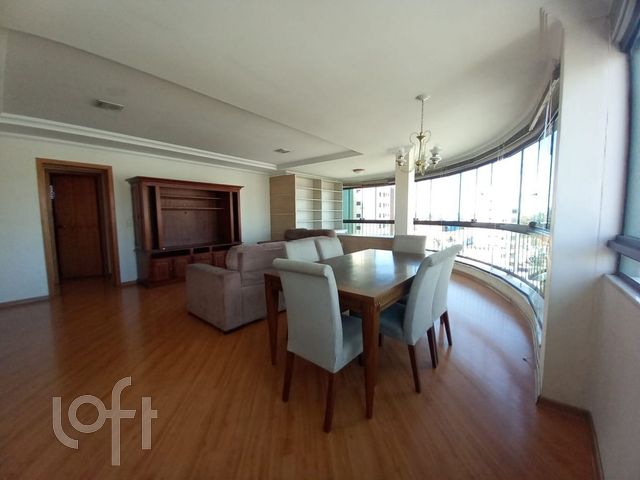 Apartamento com 121m², 3 dormitórios, 1 suíte, 2 vagas, Higienópolis em Porto Alegre
