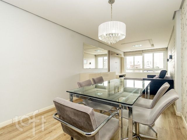 Apartamento com 70m², 2 dormitórios, 1 suíte, 2 vagas, Boa Vista em Porto Alegre