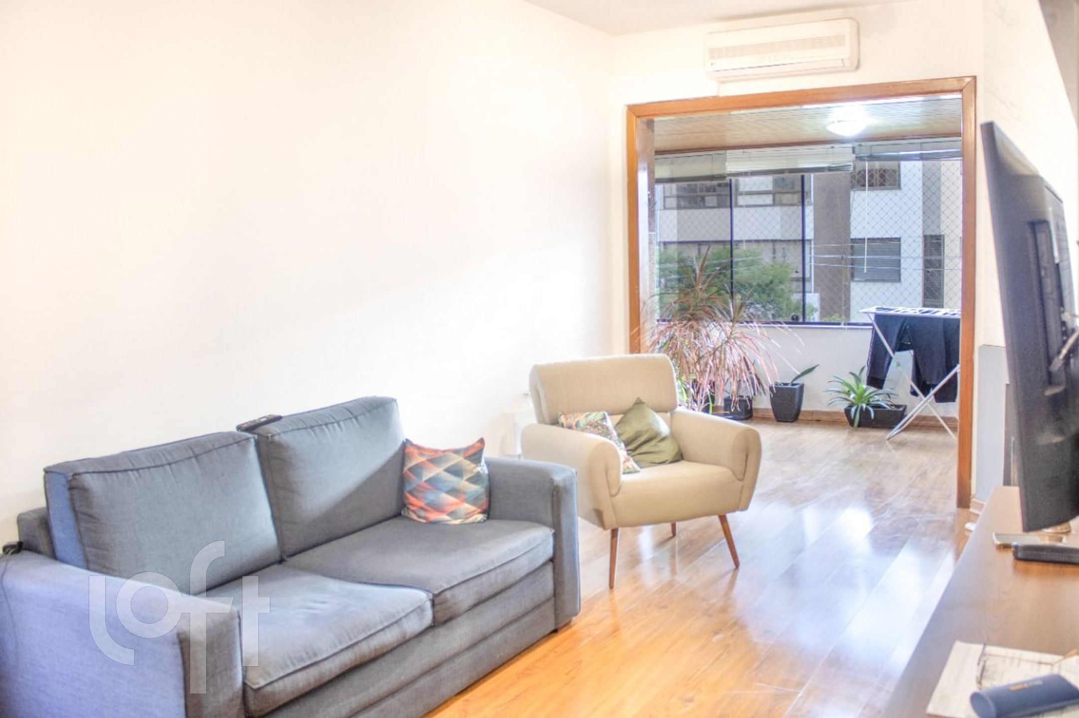 Apartamento com 68m², 2 dormitórios, São João em Porto Alegre