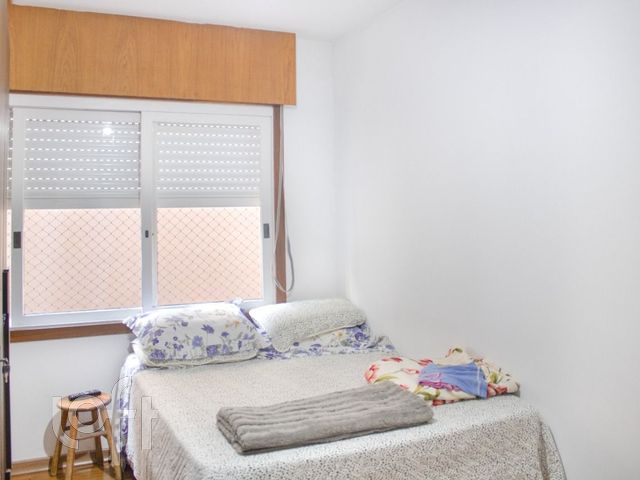 Apartamento com 68m², 2 dormitórios, São João em Porto Alegre