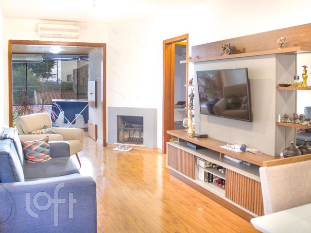 Apartamento com 68m², 2 dormitórios, São João em Porto Alegre