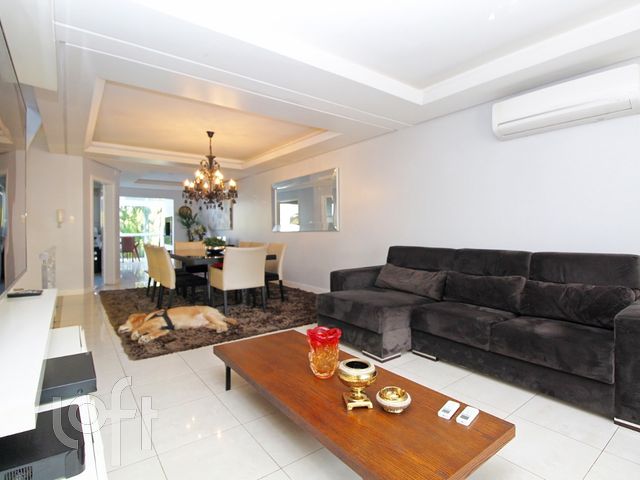 Casa com 362m², 3 dormitórios, 2 suítes, 4 vagas, Chácara das Pedras em Porto Alegre