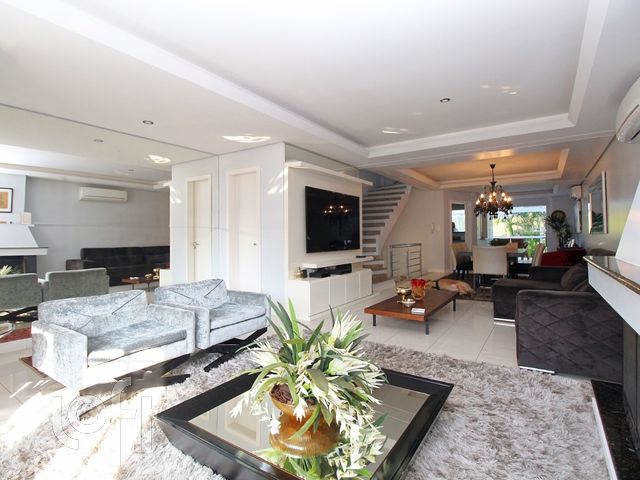 Casa com 362m², 3 dormitórios, 2 suítes, 4 vagas, Chácara das Pedras em Porto Alegre