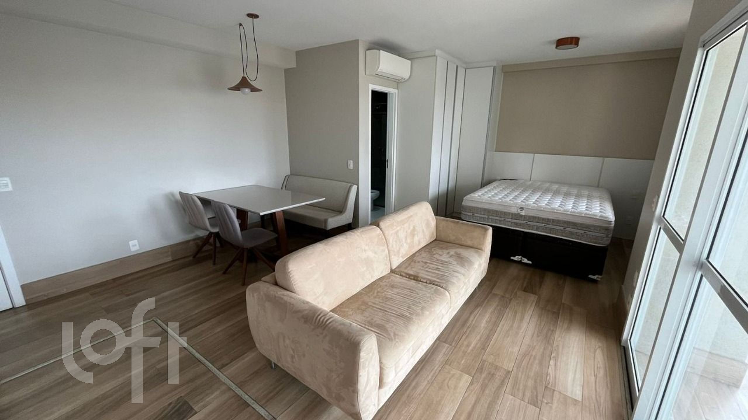 Apartamento à venda com 1 quarto, 42m² - Foto 1