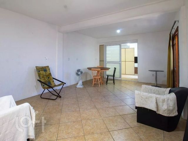 Casa com 158m², 4 dormitórios, 1 suíte, 1 vaga, Santana em Porto Alegre