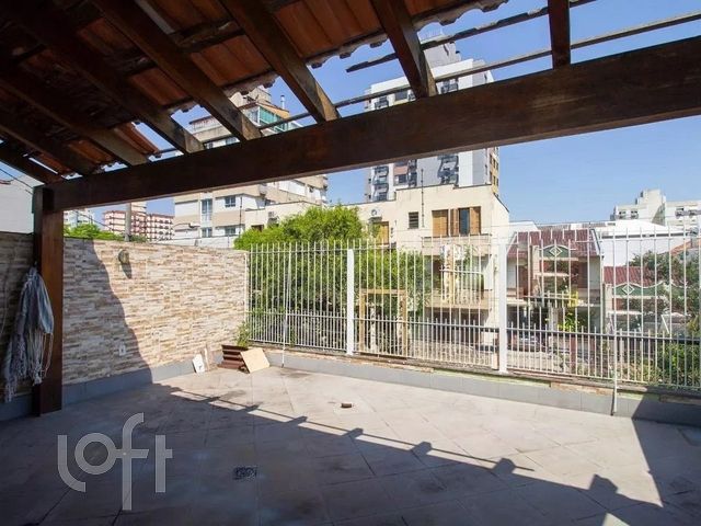 Casa com 158m², 4 dormitórios, 1 suíte, 1 vaga, Santana em Porto Alegre