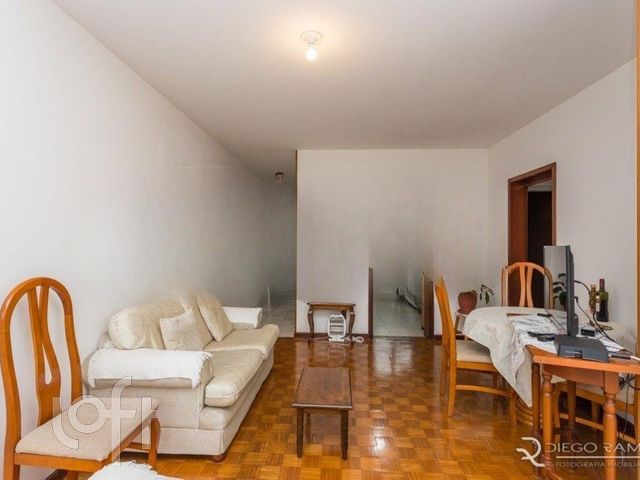 Apartamento com 104m², 3 dormitórios, 1 suíte, 1 vaga, Petrópolis em Porto Alegre