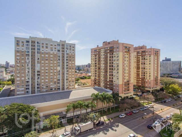 Apartamento com 68m², 3 dormitórios, 1 suíte, 1 vaga, Vila Ipiranga em Porto Alegre