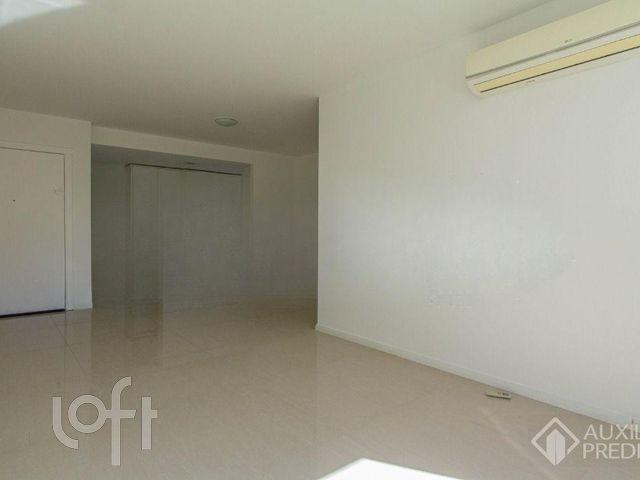Apartamento com 68m², 3 dormitórios, 1 suíte, 1 vaga, Vila Ipiranga em Porto Alegre