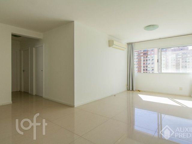 Apartamento com 68m², 3 dormitórios, 1 suíte, 1 vaga, Vila Ipiranga em Porto Alegre