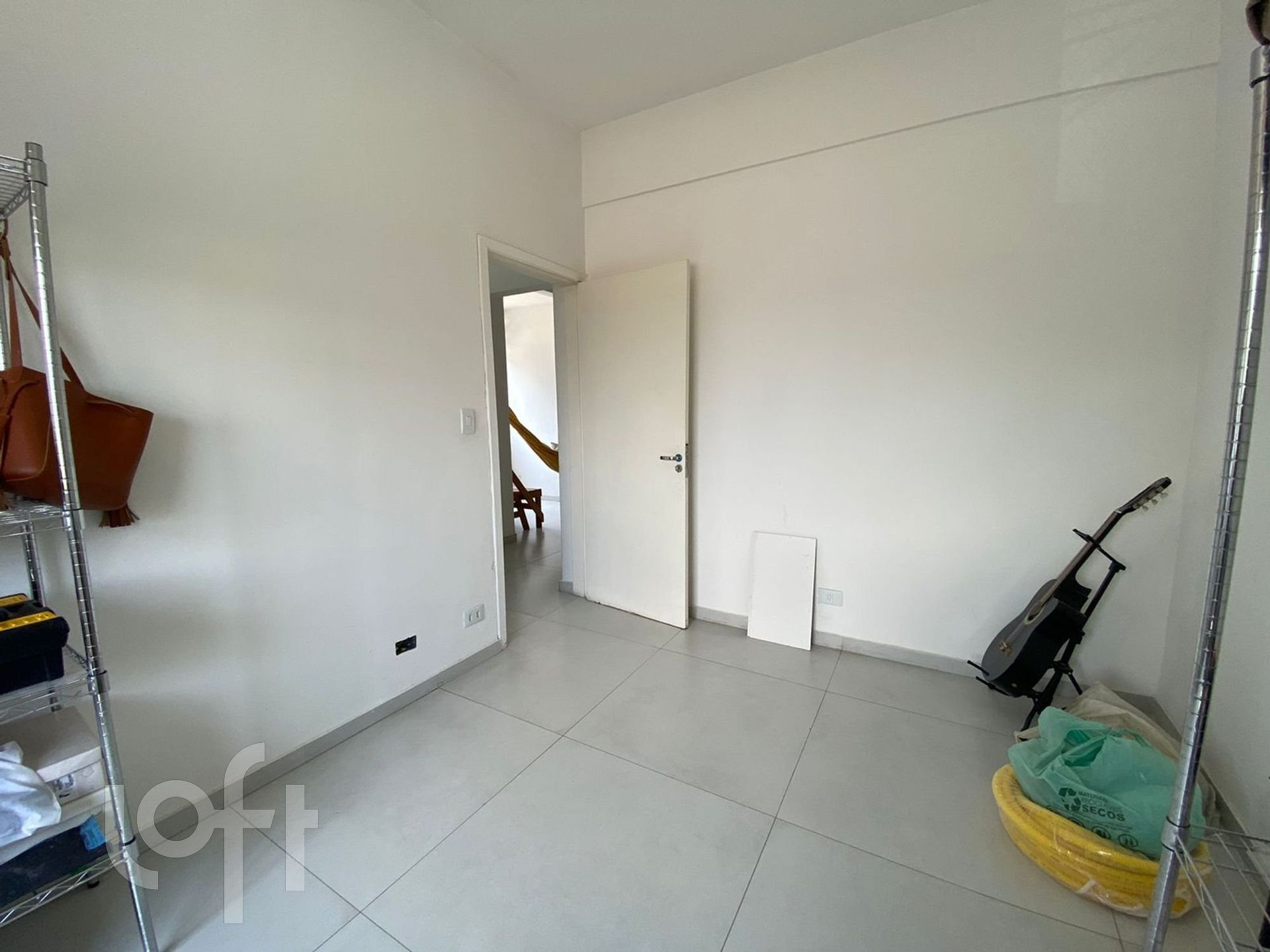 Apartamento à venda com 2 quartos, 77m² - Foto 4