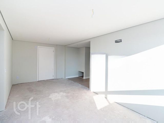Apartamento com 84m², 3 dormitórios, 1 suíte, 4 vagas, Jardim Europa em Porto Alegre