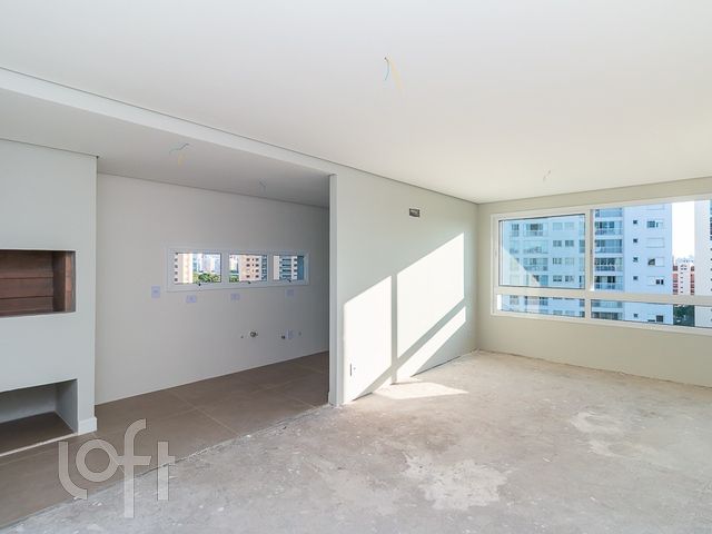 Apartamento com 84m², 3 dormitórios, 1 suíte, 4 vagas, Jardim Europa em Porto Alegre