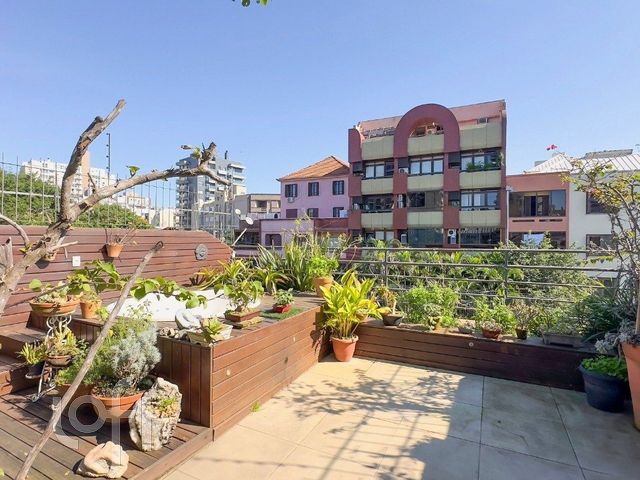 Apartamento com 219m², 4 dormitórios, 1 suíte, Petrópolis em Porto Alegre