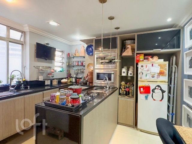 Apartamento com 219m², 4 dormitórios, 1 suíte, Petrópolis em Porto Alegre