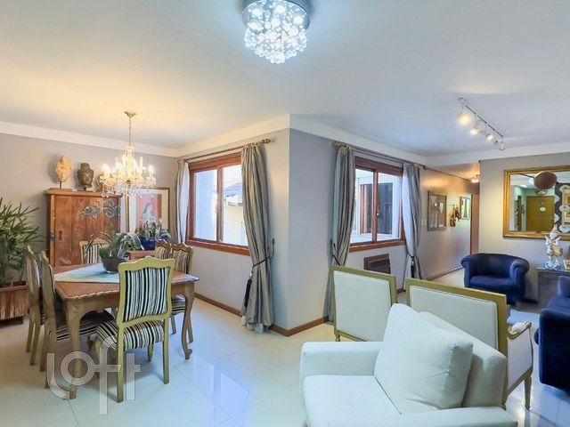 Apartamento com 219m², 4 dormitórios, 1 suíte, Petrópolis em Porto Alegre