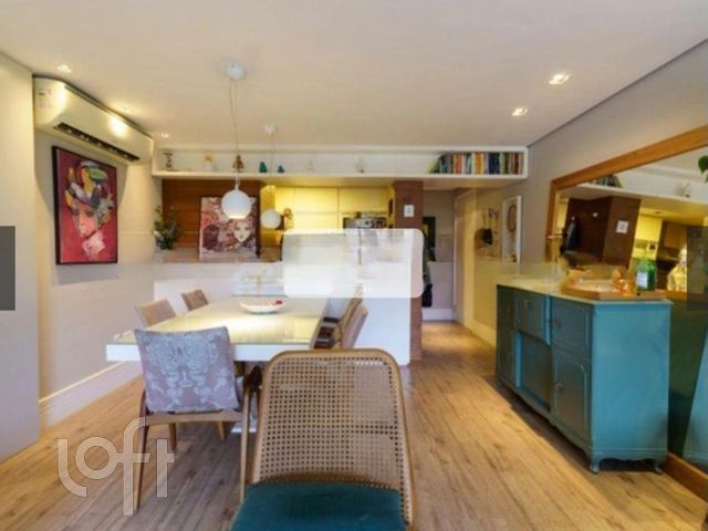 Apartamento com 75m², 2 dormitórios, 1 suíte, 2 vagas, Petrópolis em Porto Alegre