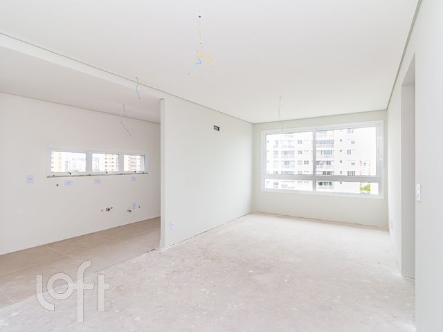 Apartamento com 84m², 3 dormitórios, 1 suíte, 4 vagas, Jardim Europa em Porto Alegre