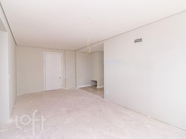Apartamento com 84m², 3 dormitórios, 1 suíte, 4 vagas, Jardim Europa em Porto Alegre