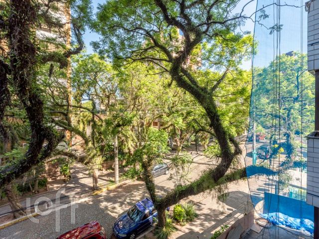 Apartamento com 136m², 3 dormitórios, 1 suíte, 2 vagas, Petrópolis em Porto Alegre