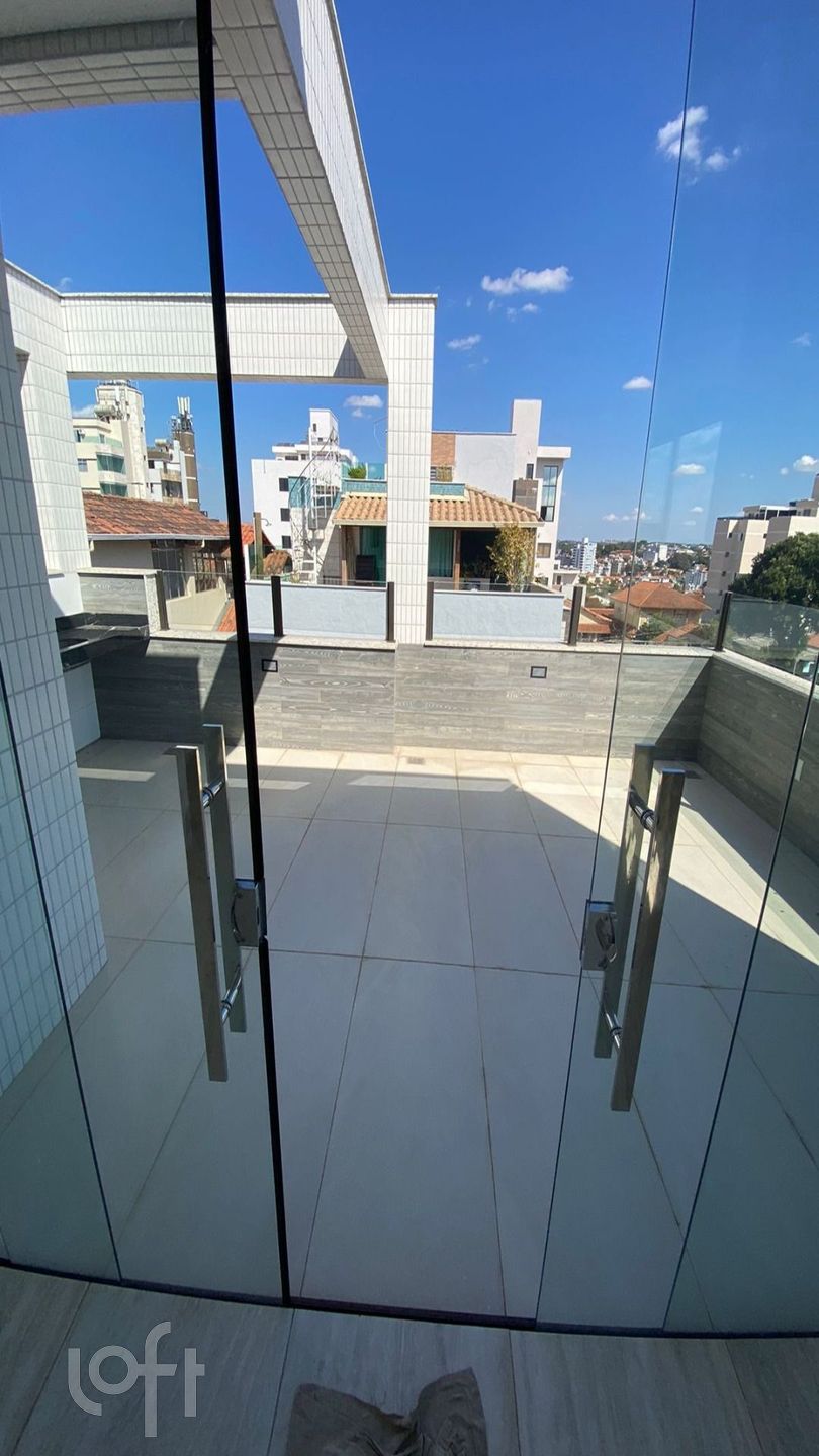 Apartamento à venda com 4 quartos, 156m² - Foto 2