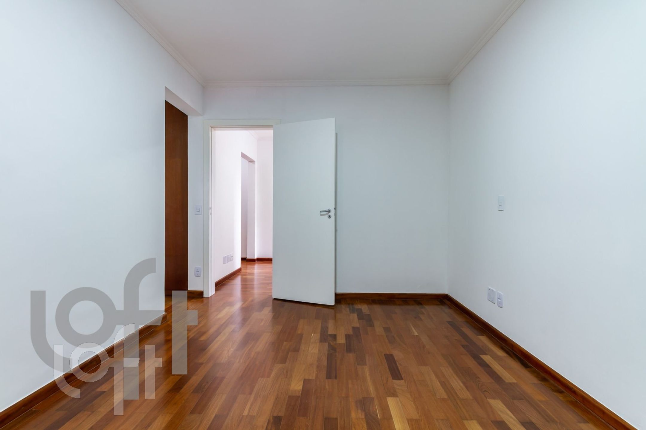 Apartamento à venda com 4 quartos, 180m² - Foto 9