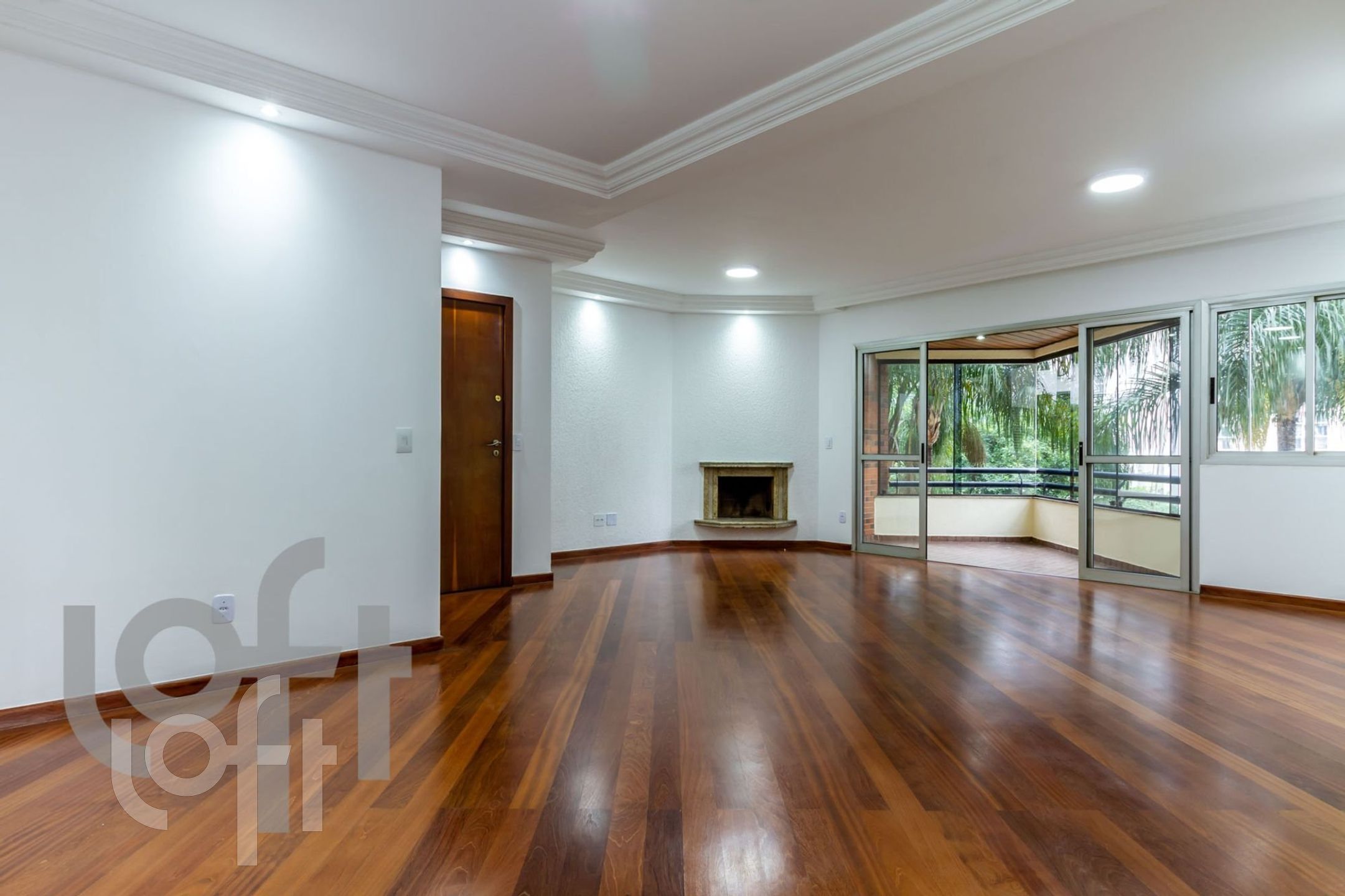 Apartamento à venda com 4 quartos, 180m² - Foto 1