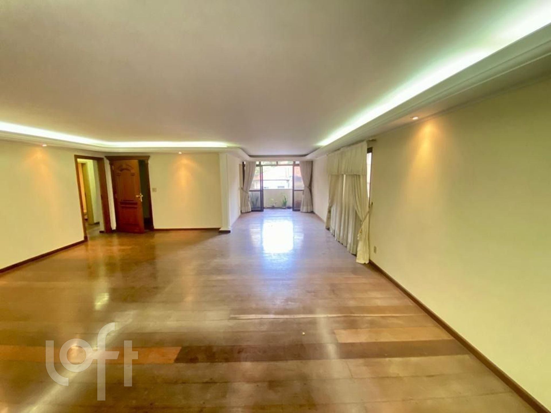 Apartamento à venda com 4 quartos, 250m² - Foto 6