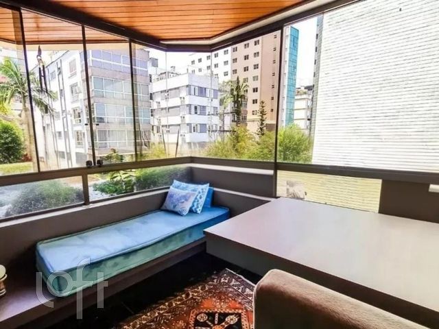 Apartamento com 132m², 3 dormitórios, 1 suíte, 2 vagas, Auxiliadora em Porto Alegre