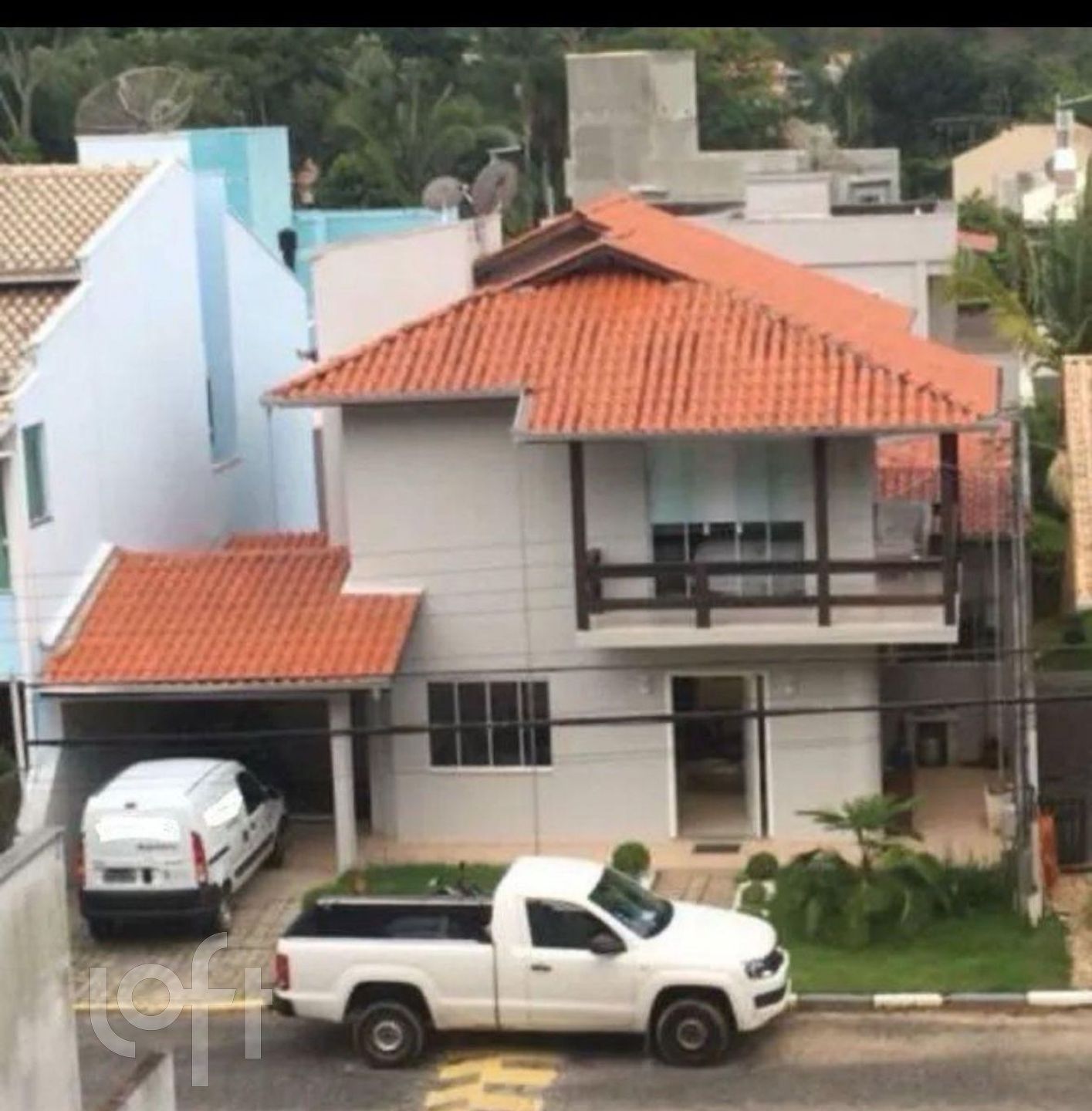 Casa Residencial com 248m², 3 quartos, 3 suítes, no bairro Ariribá em Balneário Camboriú