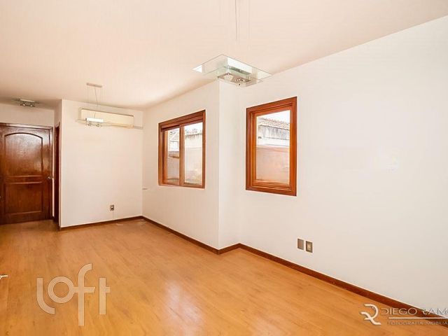 Apartamento com 78m², 2 dormitórios, 2 suítes, 1 vaga, Petrópolis em Porto Alegre
