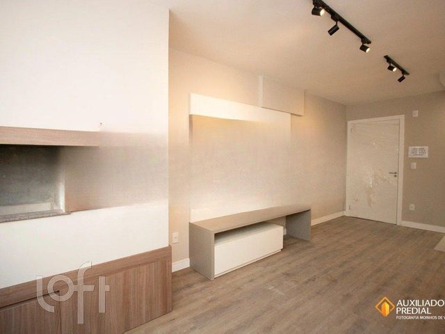 Apartamento com 51m², 2 dormitórios, 1 suíte, 1 vaga, Independência em Porto Alegre