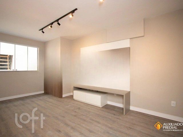 Apartamento com 51m², 2 dormitórios, 1 suíte, 1 vaga, Independência em Porto Alegre