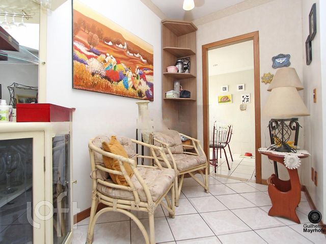 Apartamento com 72m², 2 dormitórios, 2 vagas, Auxiliadora em Porto Alegre
