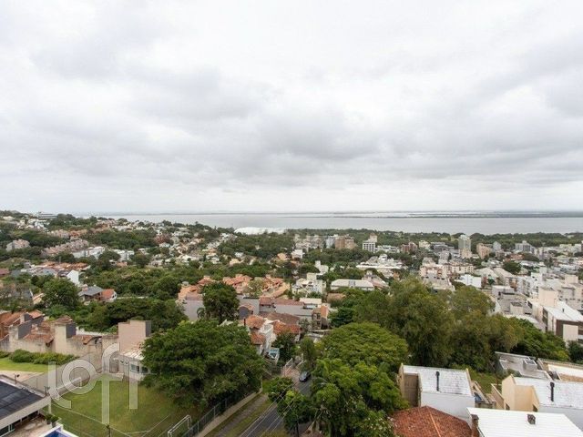 Apartamento com 126m², 3 dormitórios, 1 suíte, 2 vagas, Menino Deus em Porto Alegre