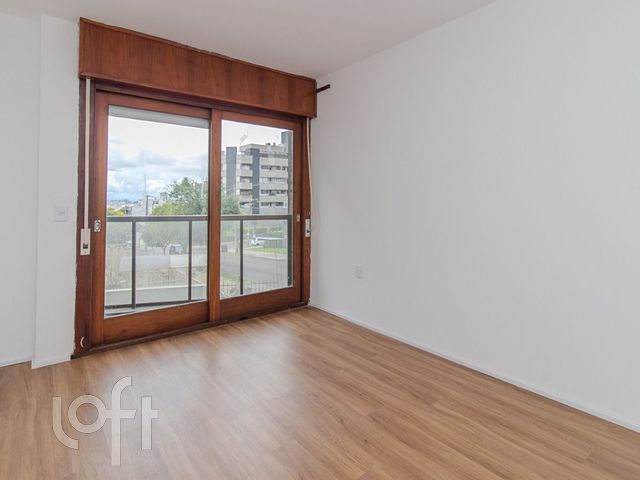Apartamento com 126m², 3 dormitórios, 1 suíte, 2 vagas, Menino Deus em Porto Alegre