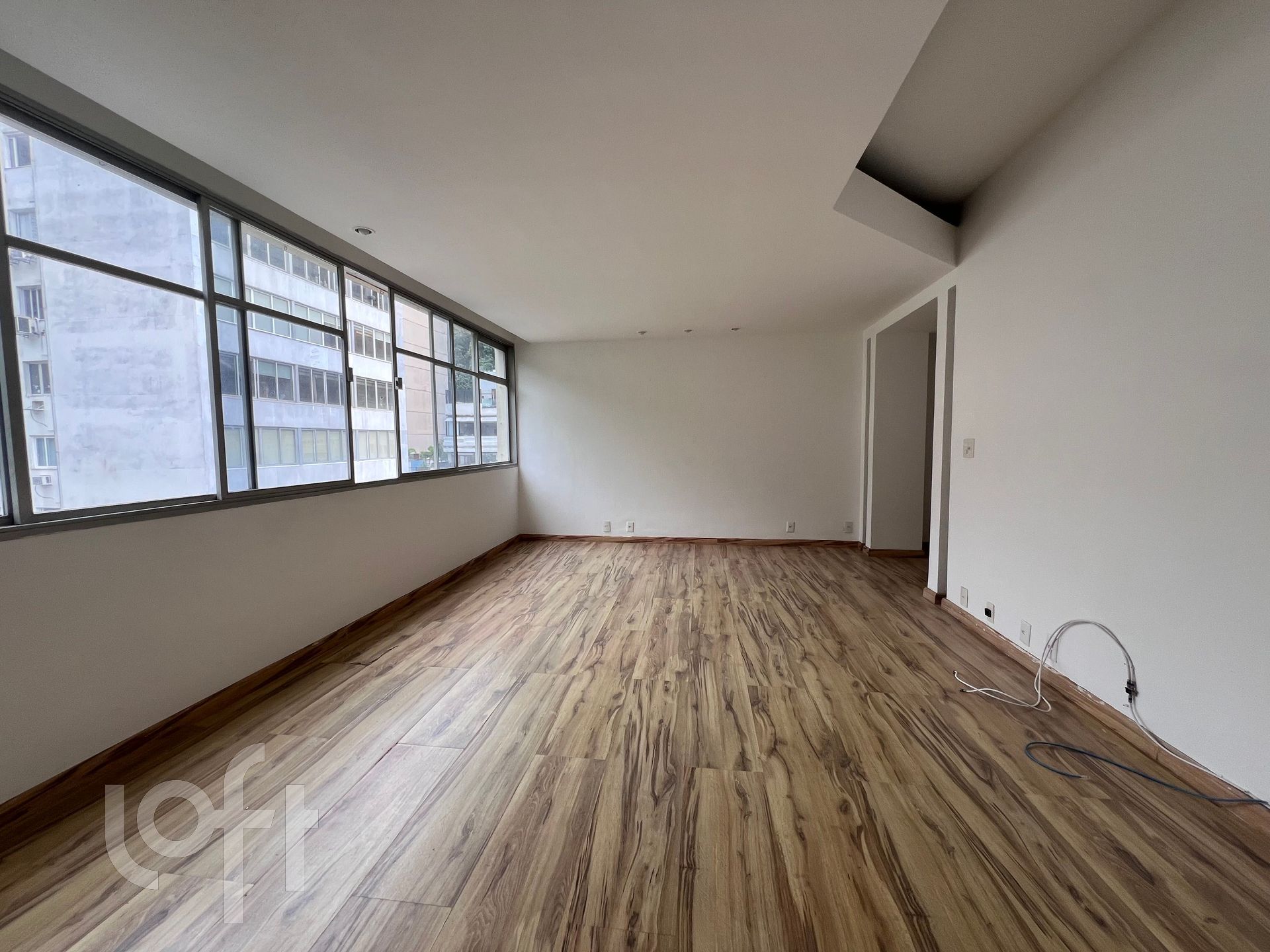 Apartamento à venda com 2 quartos, 108m² - Foto 4