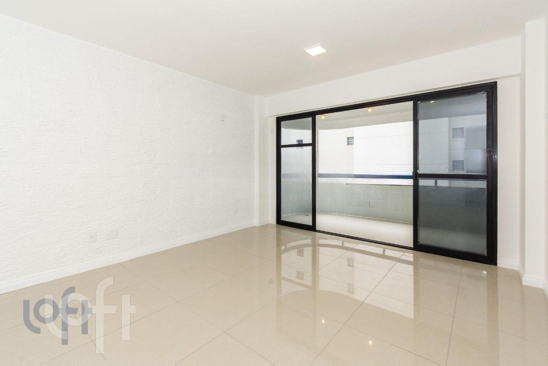 Apartamento à venda com 3 quartos, 80m² - Foto 2