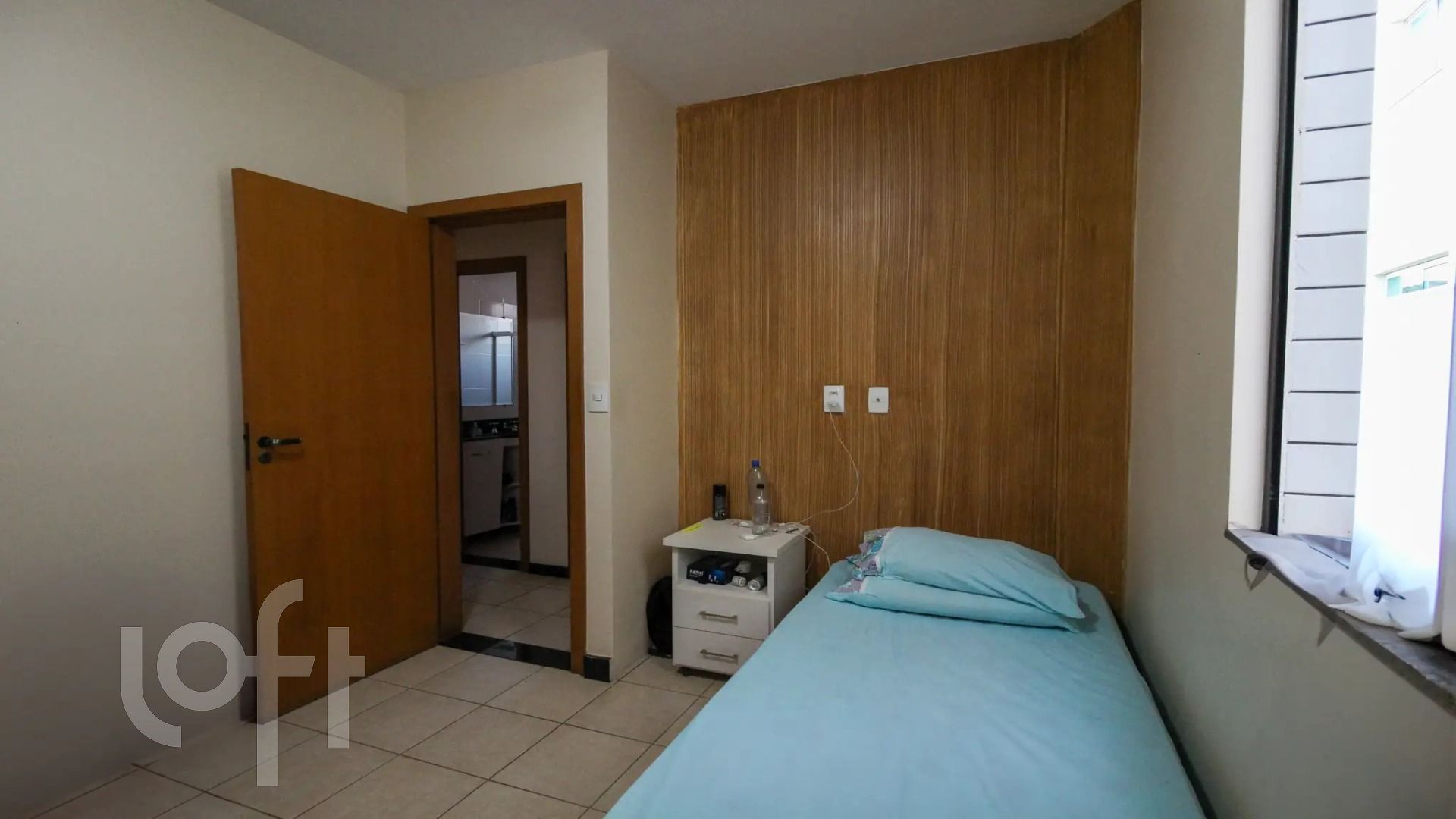 Apartamento à venda com 3 quartos, 110m² - Foto 2