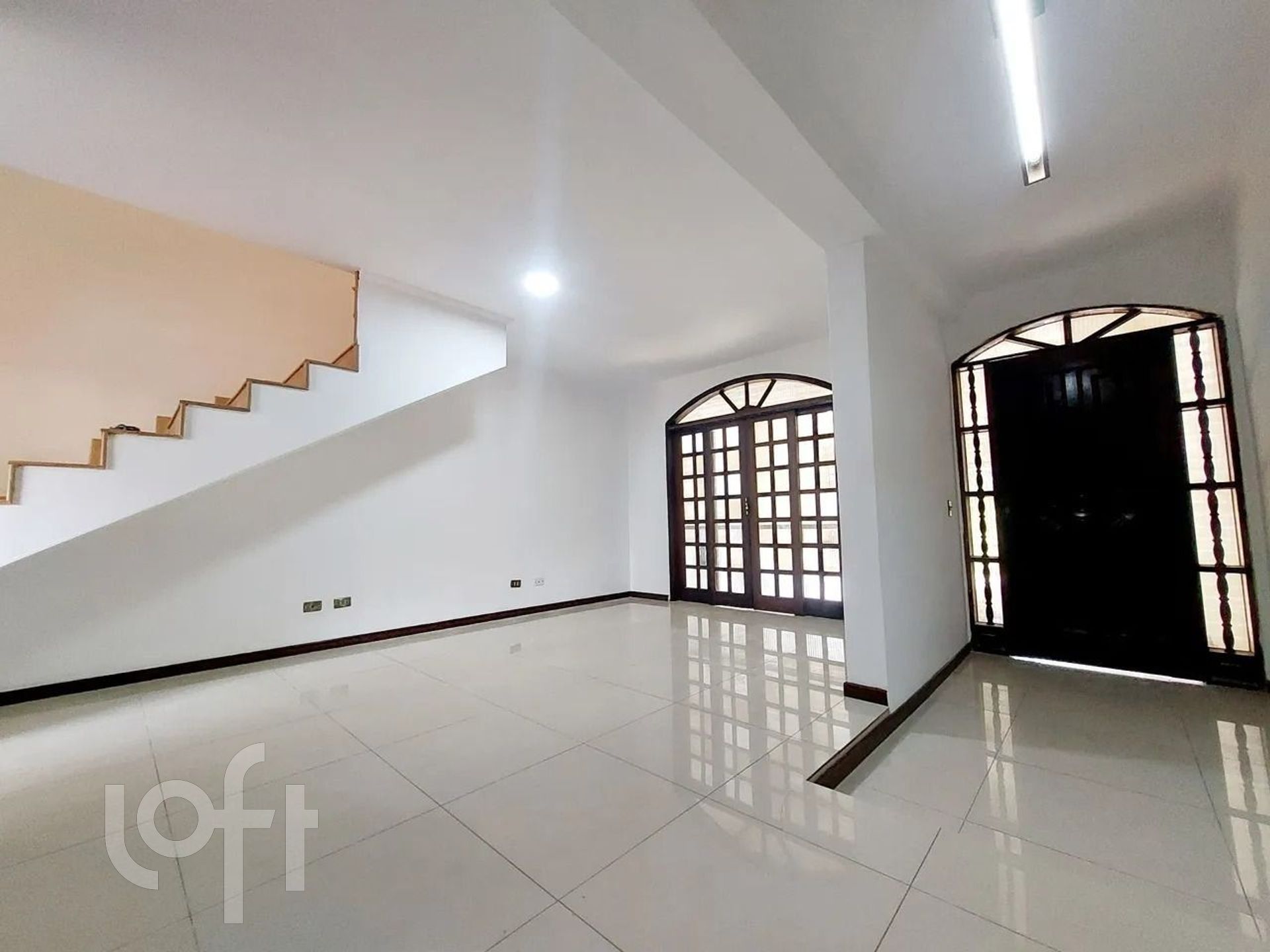 Casa à venda com 3 quartos, 125m² - Foto 1