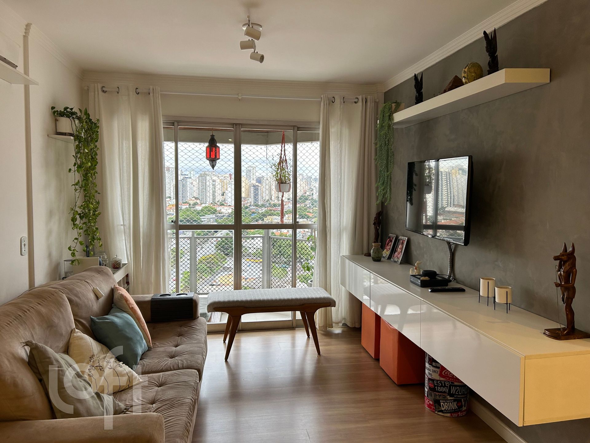 Apartamento à venda com 3 quartos, 74m² - Foto 1