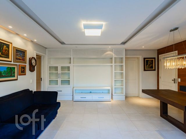 Apartamento com 96m², 3 dormitórios, 1 suíte, 2 vagas, Auxiliadora em Porto Alegre