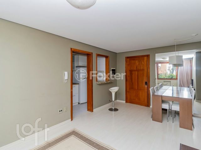 Apartamento com 61m², 2 dormitórios, 1 suíte, 2 vagas, Rio Branco em Porto Alegre
