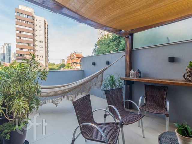 Apartamento com 119m², 2 dormitórios, 2 suítes, 2 vagas, Petrópolis em Porto Alegre