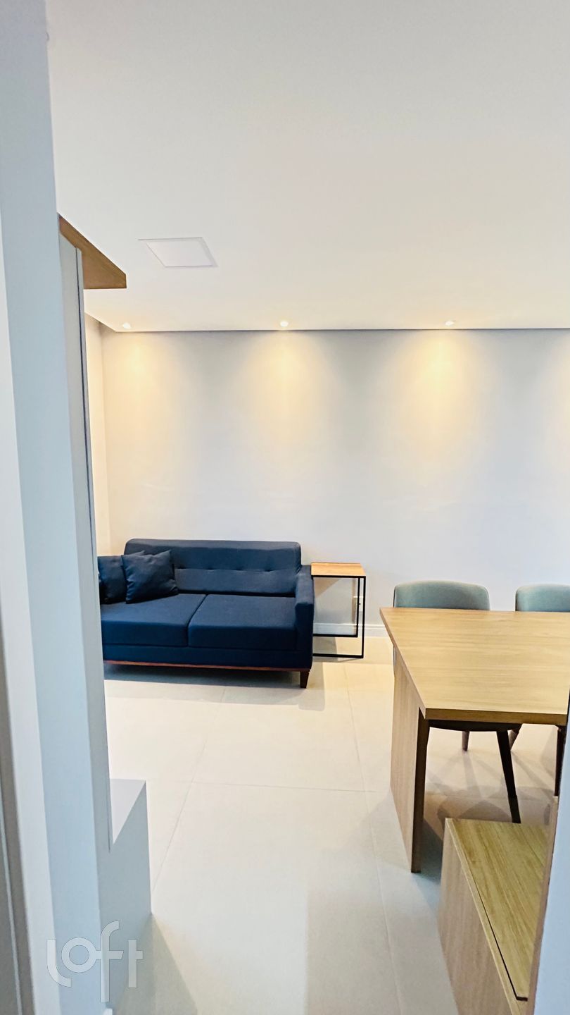 Apartamento à venda com 2 quartos, 42m² - Foto 3